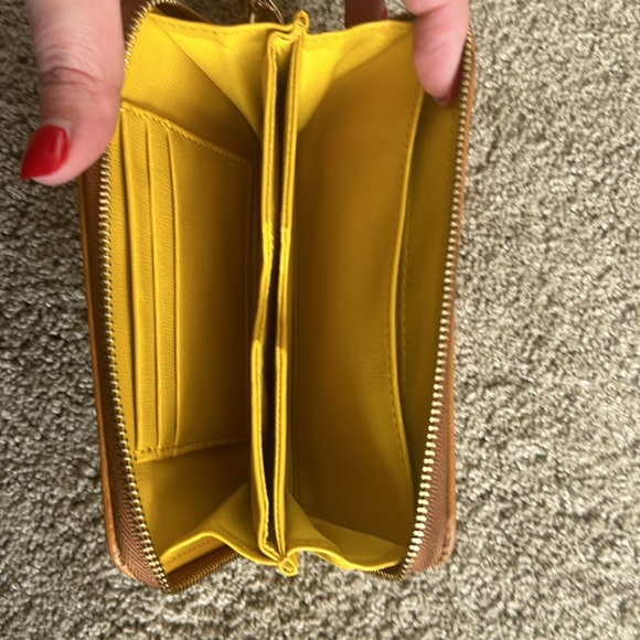 Cute Tan Fossil wristlet/wallet. - Picture 3 of 10